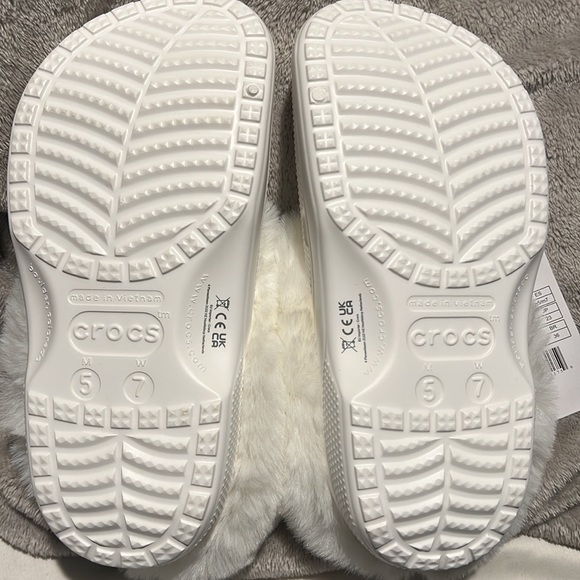 💫Classic Mammoth Charm Clog (NWT) - Picture 6 of 6